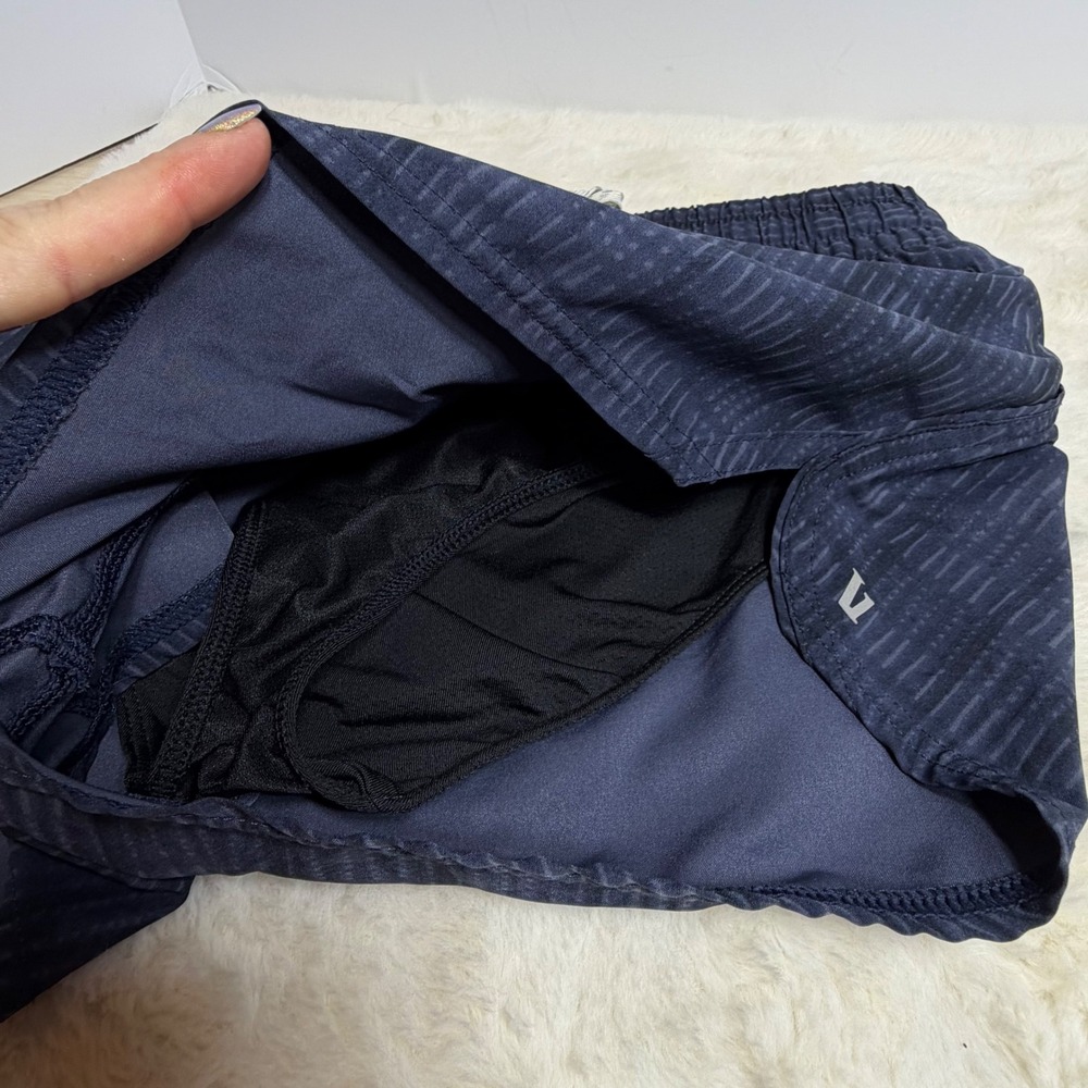 Vuori Clementine Shorts Womens Large Ink Shibori Grid Pattern Blue Athletic - Picture 6 of 8
